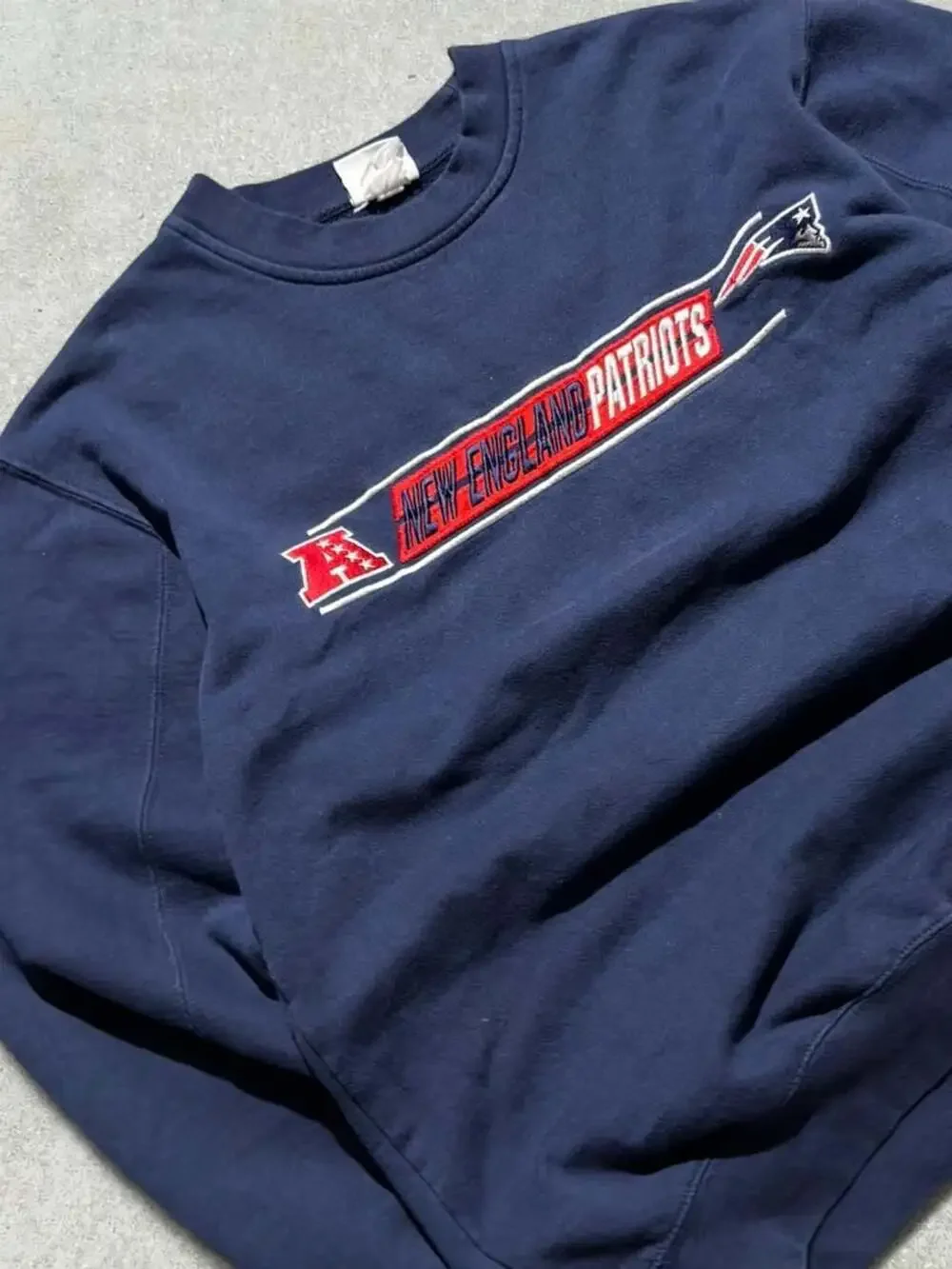 Vintage Y2K NFL Team Apparel New England Patriots Crewneck Sweatshirt Navy Blue